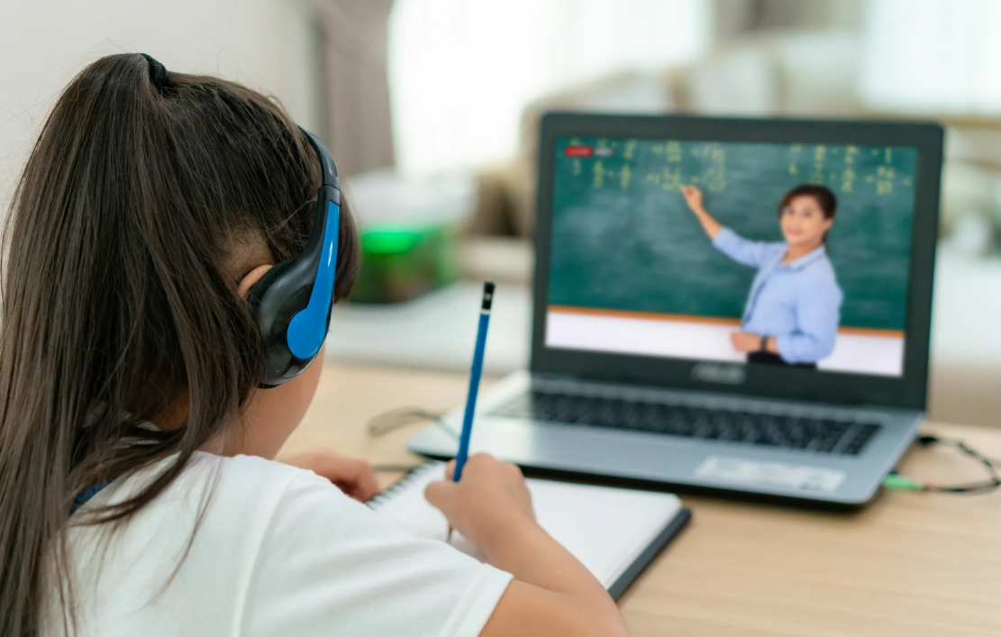 Student learning online